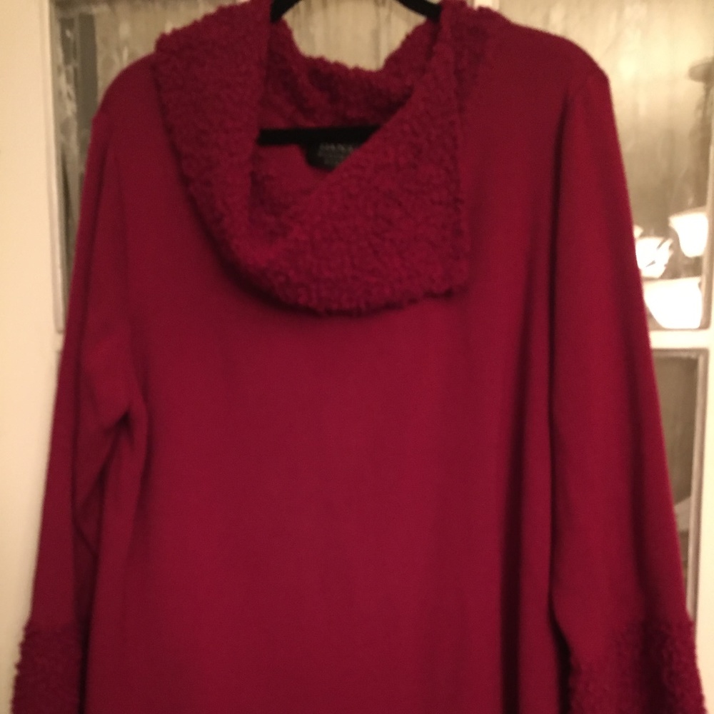 Dana Buchman Woman Tunic Sweater